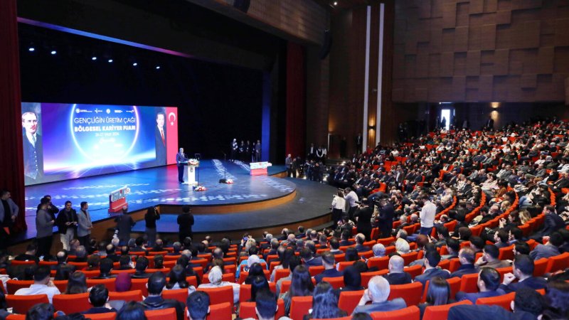 Adıgüzeller İnşaat, İpek Yolu Kariyer Fuarı'nda Gençlerle Bir Araya Geldi