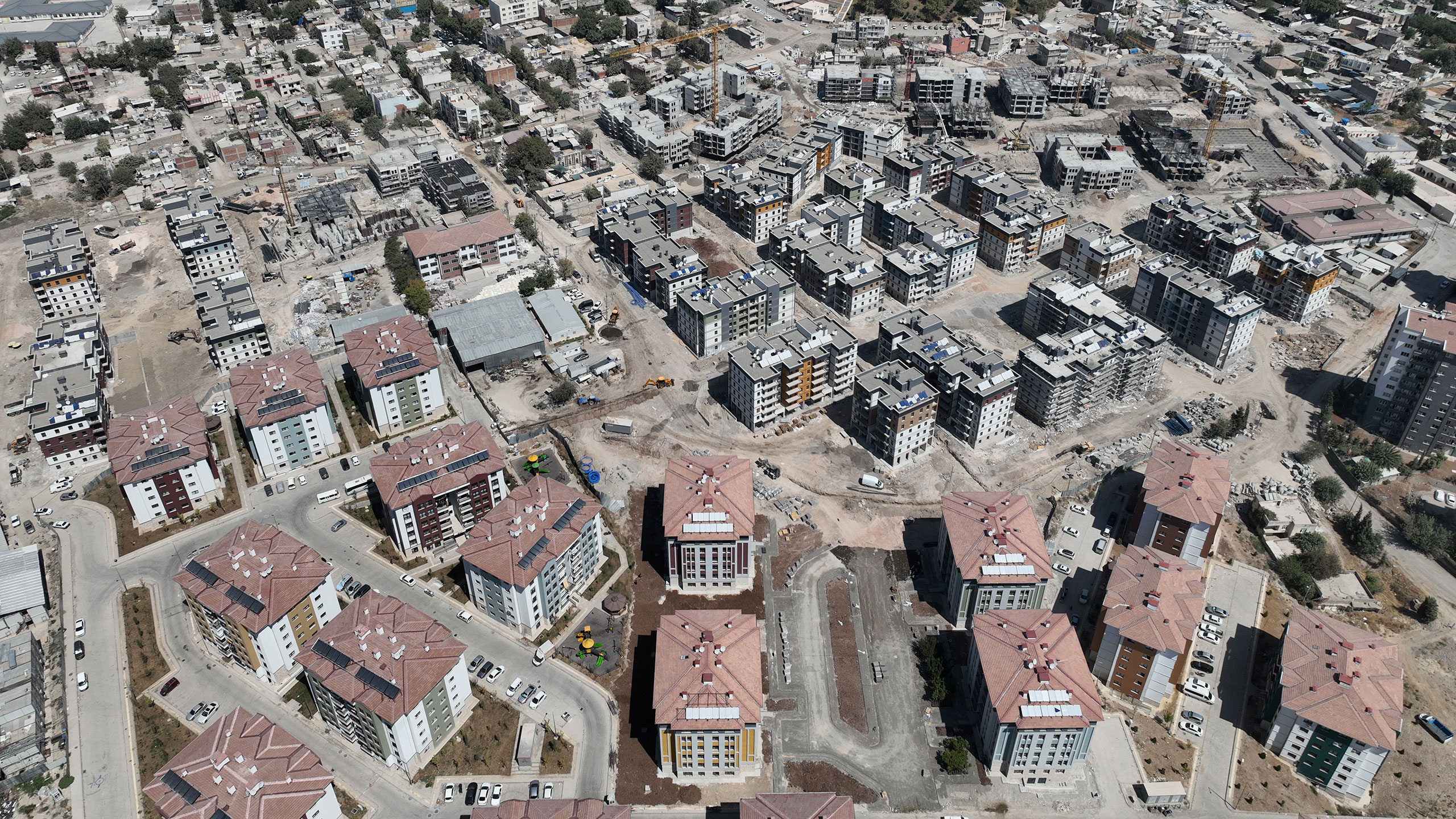 Adıyaman’da modern yaşam standartlarını yükseltmek amacıyla inşa edilen proje, 759 konuttan oluşmakta olup güvenli, konforlu ve çevre dostu bir yaşam alanı sunmaktadır.